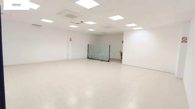 LOCAL DE 1100 M2 EN ZONA FERIA — 5