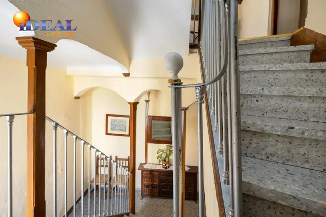 Espectacular edificio a 3 calles con vivienda y locales comerciales en pleno centro de Alhama de Gr — 16
