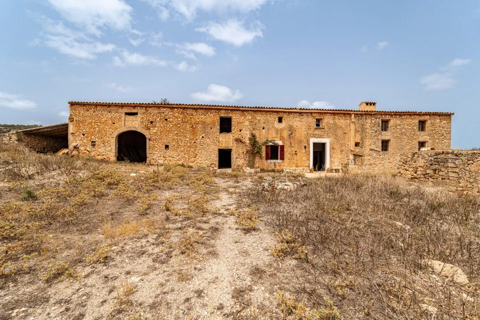 Casa Rústica del Siglo XVIII con 46 hectáreas de terreno, en la cima de una montaña en Manacor