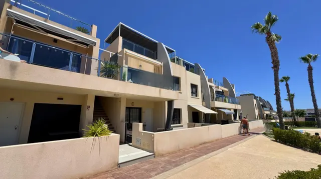 APARTAMENTO DE 2 DORMITORIOS Y 2 BAÑOS EN MIL PALMERAS (PILAR DE HORADADA) — 10