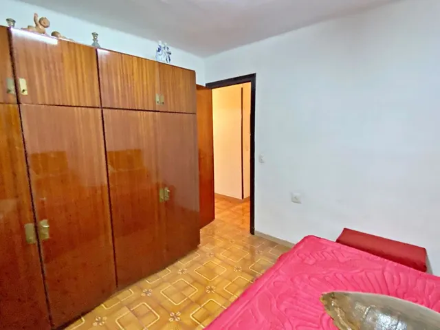 Piso de 4 habitaciones con ascensor en la calle Sant Blai, cerca de la universidad — 22