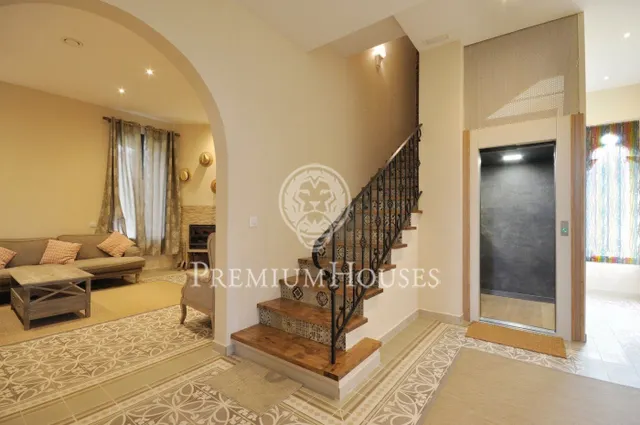 Casa señorial reformada en Llinars del Vallés — 11