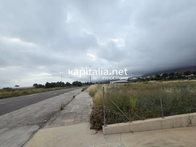 Parcela industrial urbanizada a la venta en Ontinyent - foto 4