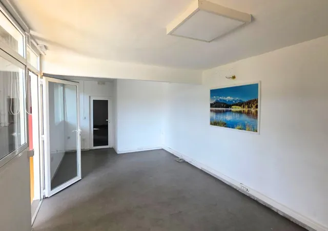 Nave Industrial en Alquiler – 8m de Altura y 130 kW — 8