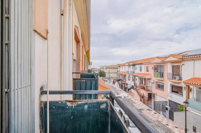 Fantástica casa adosada de 3 plantas con placas fotovoltaicas en Cúllar Vega !! — 25