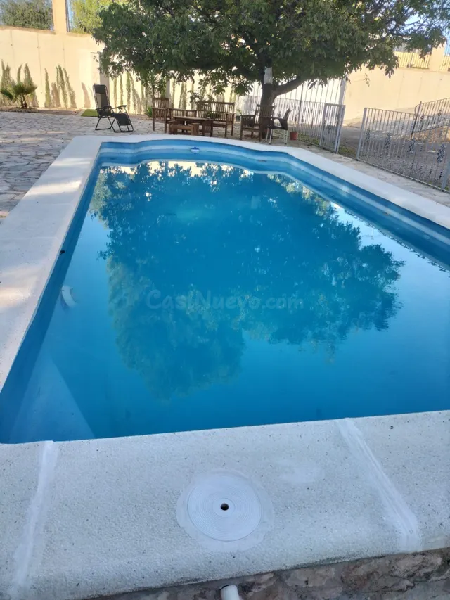 Chalet prácticamente nuevo a 2 km de Villena