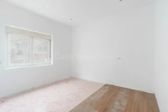 Piso de 3 habitaciones y 1 baño semireformado - foto 4
