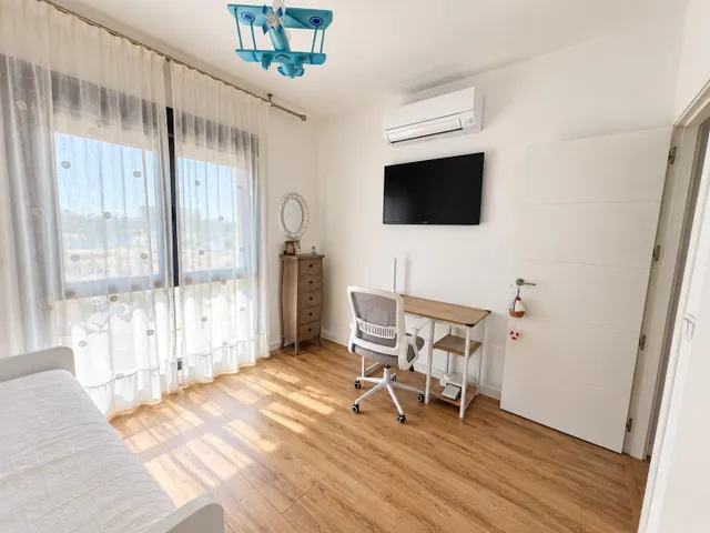 Pareado 3 habitaciones 139m² en alquiler - Entrenúcleos — 21
