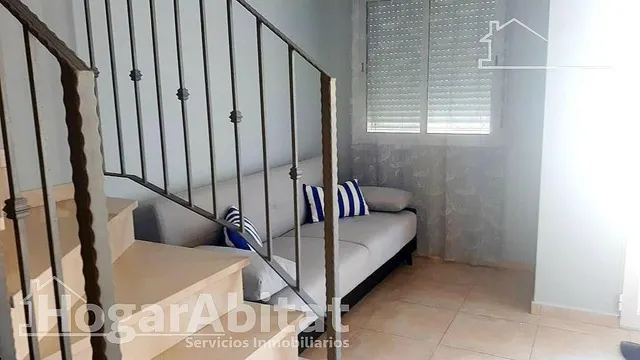 ¡Cerca de la playa! Gran adosado luminoso con dos viviendas independientes, piscina y terraza — 24