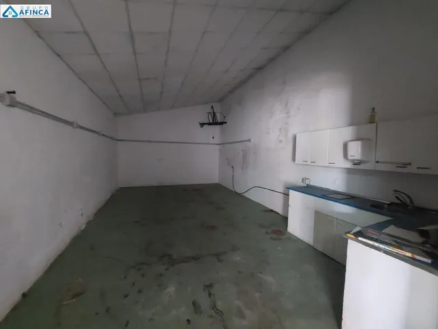 Bodega a la venta de 800 metros cuadrados — 32