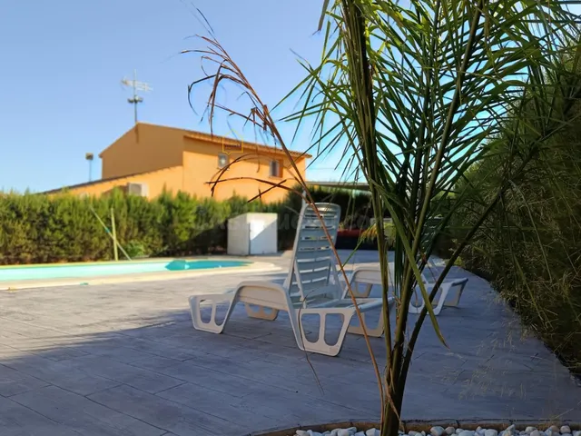 Casa con terreno 2 casas más y piscina privada. — 2