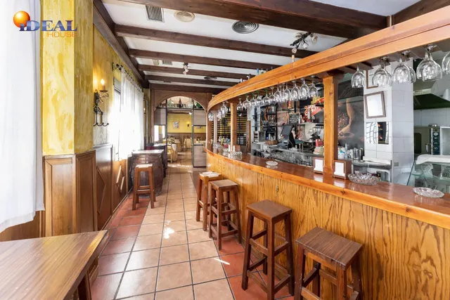 VENTA DE RESTAURANTE-ASADOR Y VIVIENDA EN ALBOLOTE (JUNCARIL - foto 2