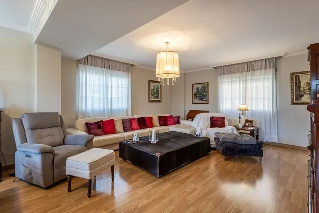 Casa pareada con piscina y vistas despejadas en Huétor Vega — 8