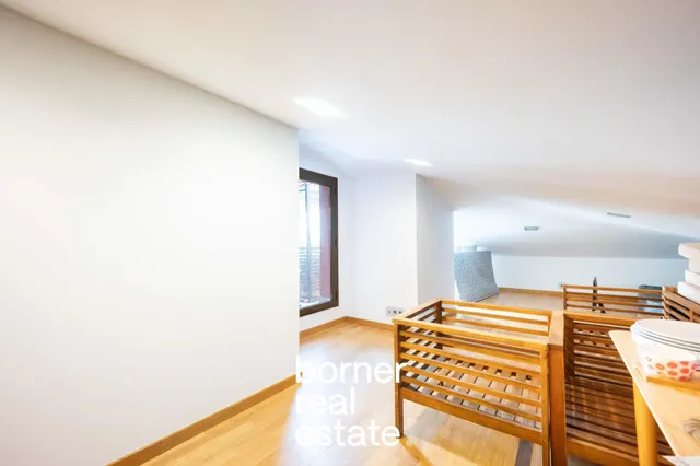 Ático dúplex con gran terraza, piscina y parking en Coll Favà. — 50