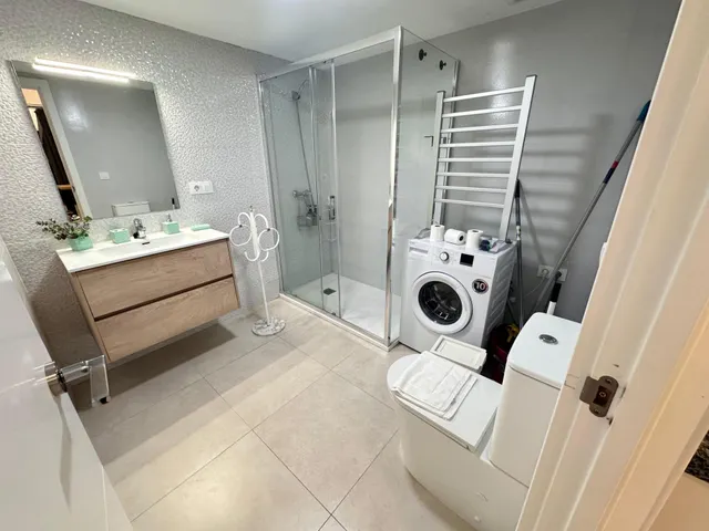 APARTAMENTO EN EXPLOTACIÓN TURÍSTICA — 28