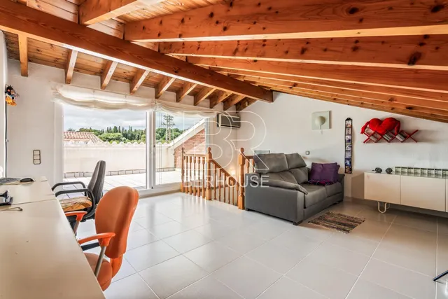 Casa adosada en venta en Premià de Dalt - foto 3