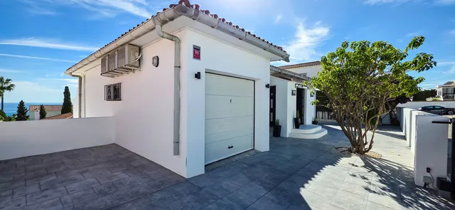 Chalet 4 habitaciones 271m² en venta - Costa del Sol — 38