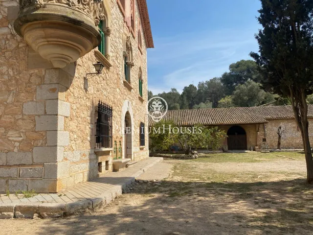 Masía historica con 16 ha de terreno a la venta en Sant Pere - foto 5