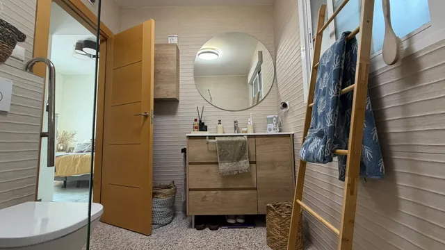 VILLA DE 4 DORMITORIOS Y 3 BAÑOS. PARCELA DE 1.850 M2. CON PISCINA CLIMATIZADA Y CASA DE INVITADOS INDEPENDIENTE EN CATRAL. — 43
