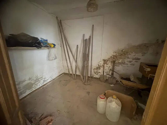 ¡Gran oportunidad en El Carpio! Vivienda de 232 m2 para refo - foto 3