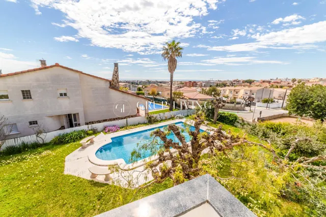 ELEGANTE CASA ESQUINERA DE ESTILO INGLÉS CON VISTAS AL MAR — 23
