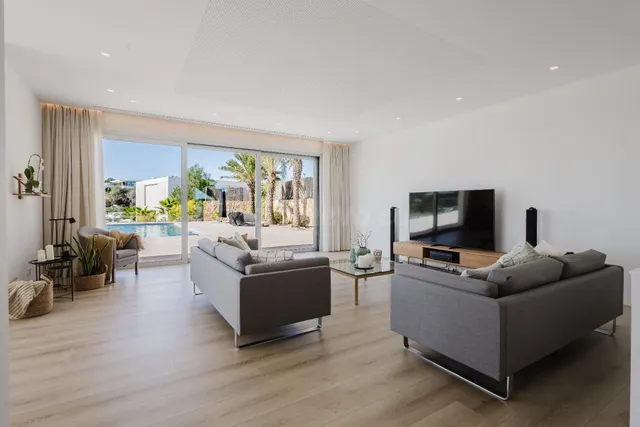 VILLA DE 5 DORMITORIOS Y 6 BAÑOS CON PISCINA PRIVADA EN LAS  - foto 3