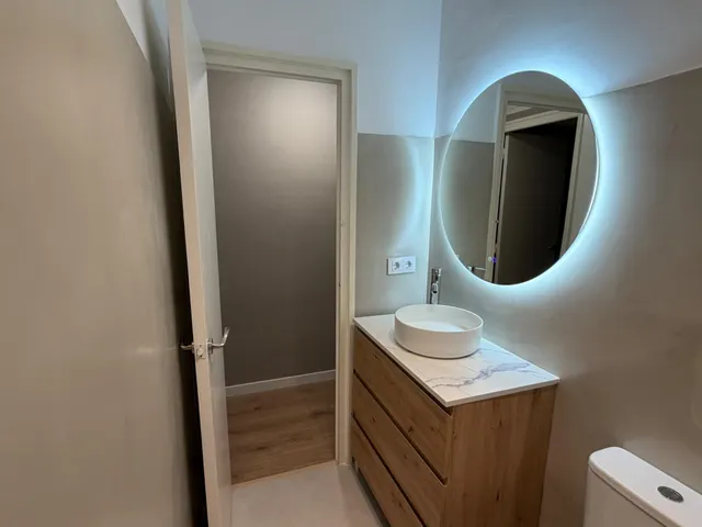 Piso reformado de 3 habitaciones con patio en Gràcia — 37