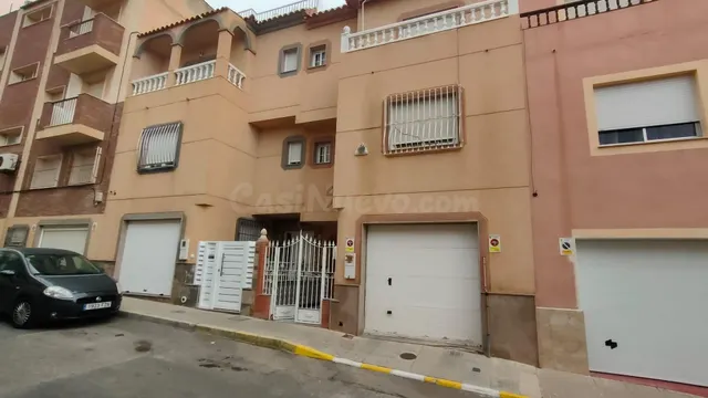 Se vende tríplex en zona Santo Domingo en El Ejido - foto 4
