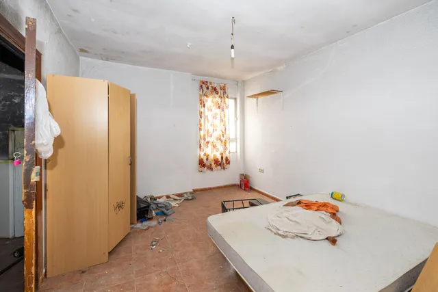 AMPLIO SEGUNDO PISO DE 140,24 m2 PARA REFORMAR EN GRANADA — 8