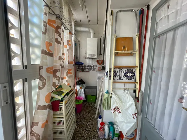 Apartamento de esquina, totalmente exterior y con terraza cerrada en Guardamar del Segura — 23