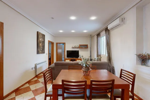 Luminosa Planta Baja con Gran Patio y Terraza en el Barrio de la Concepción — 20