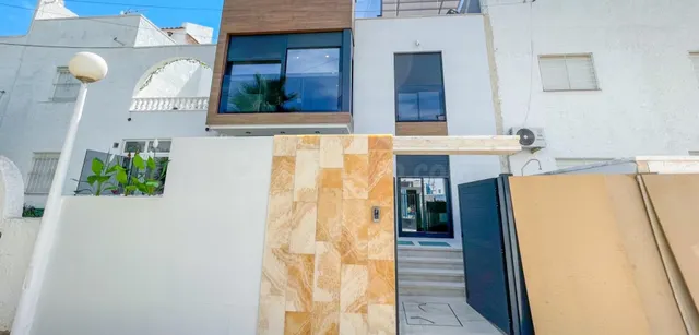 Casa 3 habitaciones 160m² en venta - Estacion de autobuses — 3