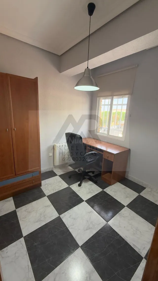 Piso de 3 dormitorios totalmente amueblado junto al estadio romano de Mérida – ideal inversores — 17
