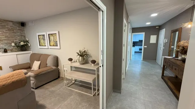 Piso de 195 m2 con 4 dormitorios, 2 baños y ascensor en el B - foto 4