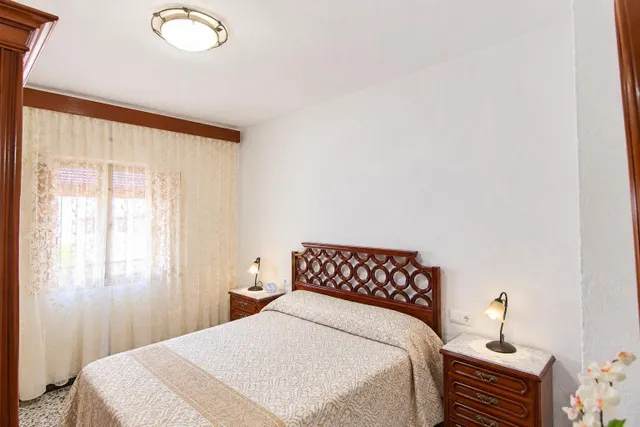 En venta casa pareada de 4 habitaciones, con patio y terraza, barriada las flores — 10