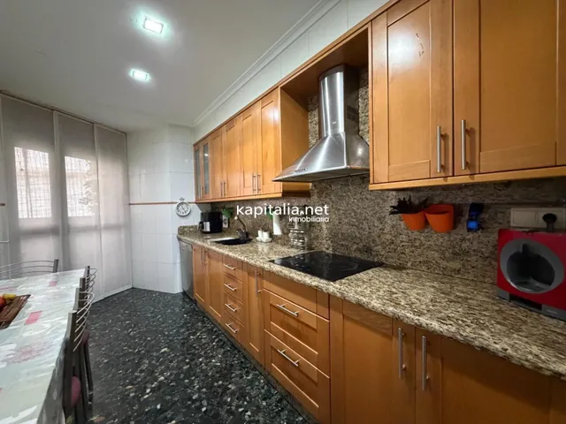 PISO CÉNTRICO Y DE AMPLIAS ESTANCIAS EN ONTINYENT EN EXCLUSIVA EN KAPITALIA. — 13
