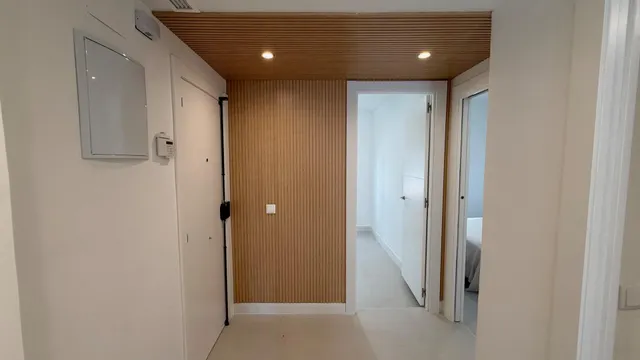 Vivienda completamente reformada con 3 dormitorios, terraza, jardín privado y piscina — 11