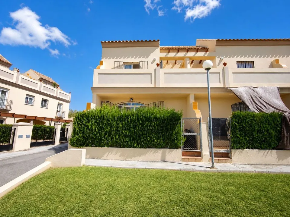 Casa 3 habitaciones 130m² en venta - Puerto de la Duquesa