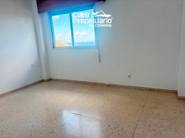 Amplio y luminoso piso de 3 habitaciones con balcón y vistas a santa cruz — 14