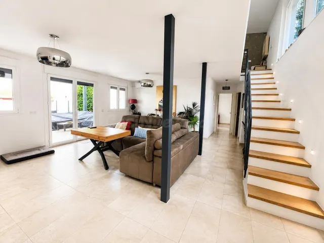 Casa 5 habitaciones 287m² en venta - Oromana - foto 4