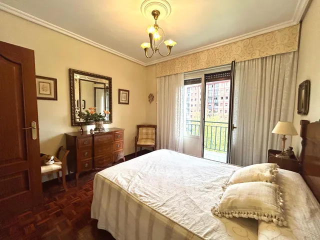 Piso amplio y luminoso con 3 habitaciones y grandes balcones en San Juan — 15