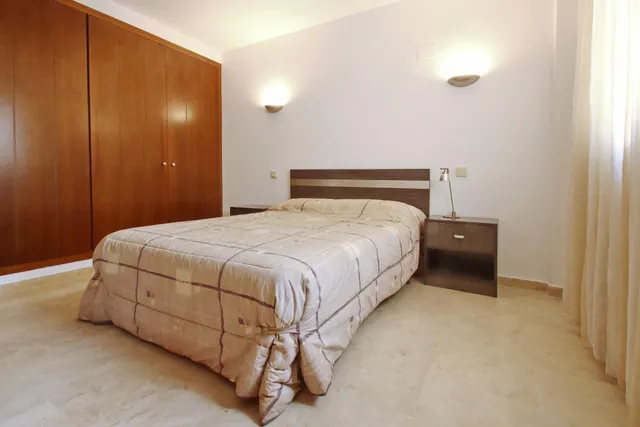 Soleado apartamento con vistas a la piscina en La Entrada, Punta Prima, Costa Blanca — 25