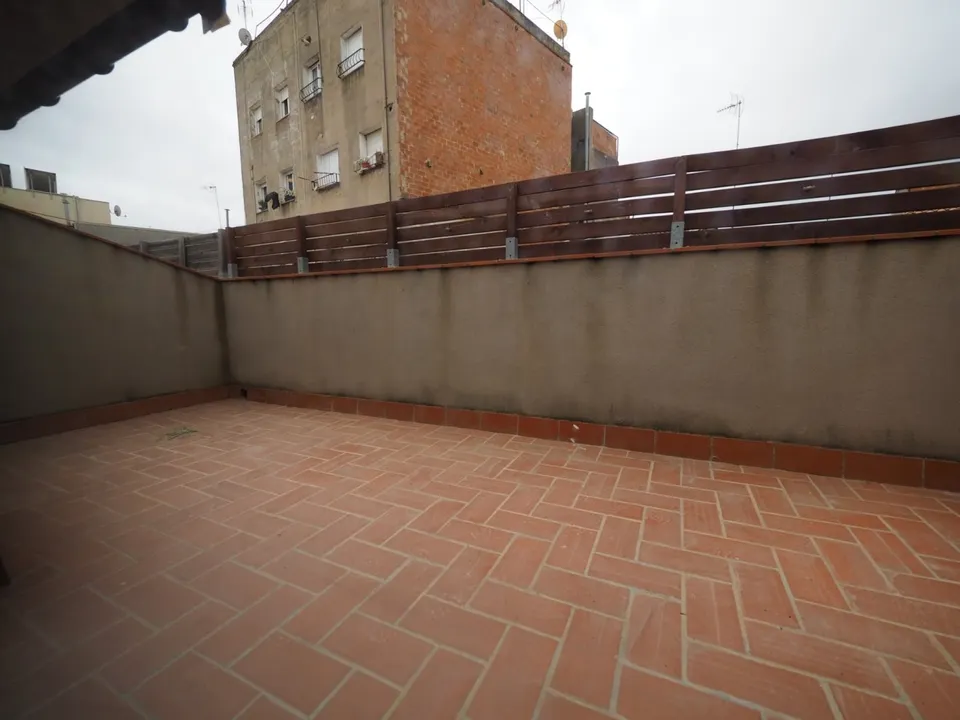 SE DÚPLEX PISO SEMI-NUEVO EN SABADELL, ZONA LA CREU DE BARBERA