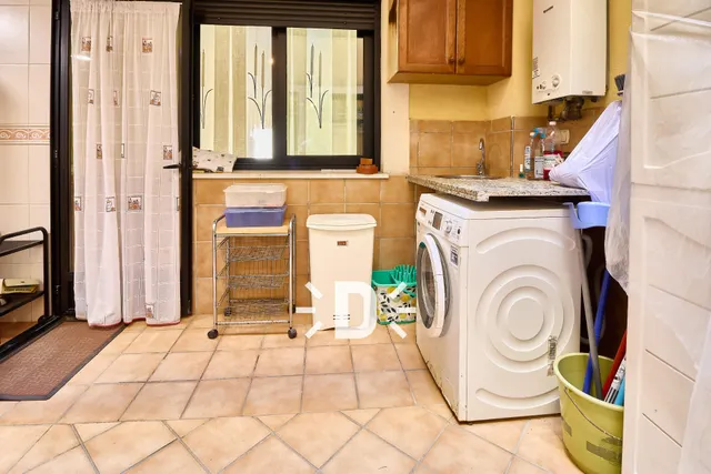 SE ALQUILA BONITA VIVIENDA EN BENETUSSER — 22