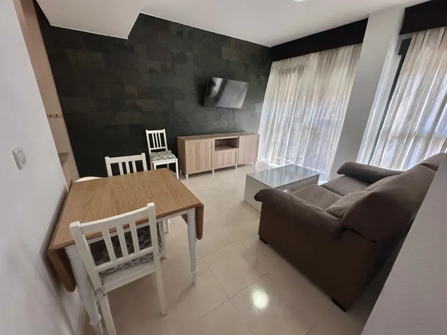 Se alquila piso luminoso de 2 dormitorios con garaje en zona Hispania – Junto a Mandarache — 6