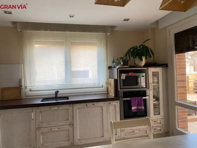 Gran chalet en urbanización de lujo en Navarrete — 13