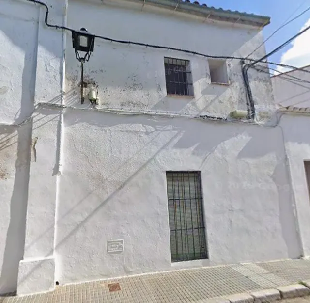 Vivienda de 4 habitaciones en Llerena (Badajoz). VIVIENDA AL