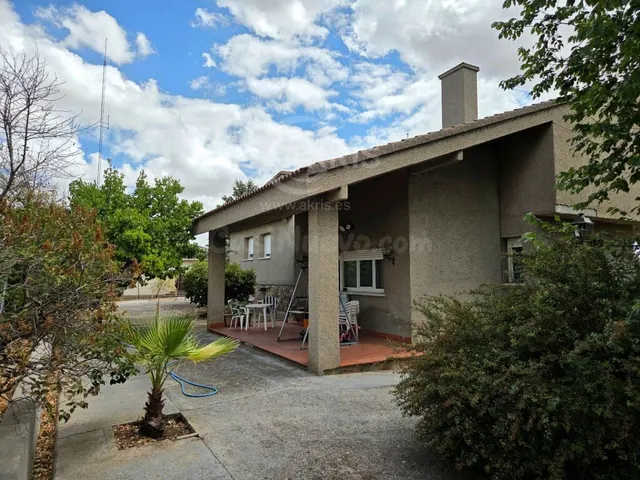 Chalet Independiente en Olias Del Rey — 28