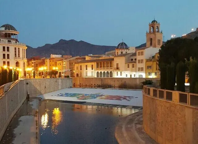 LOCAL EN ORIHUELA — 12