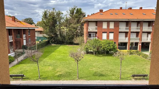 APARTAMENTO A POCOS METROS DE LA PLAYA DE COBRECES — 16